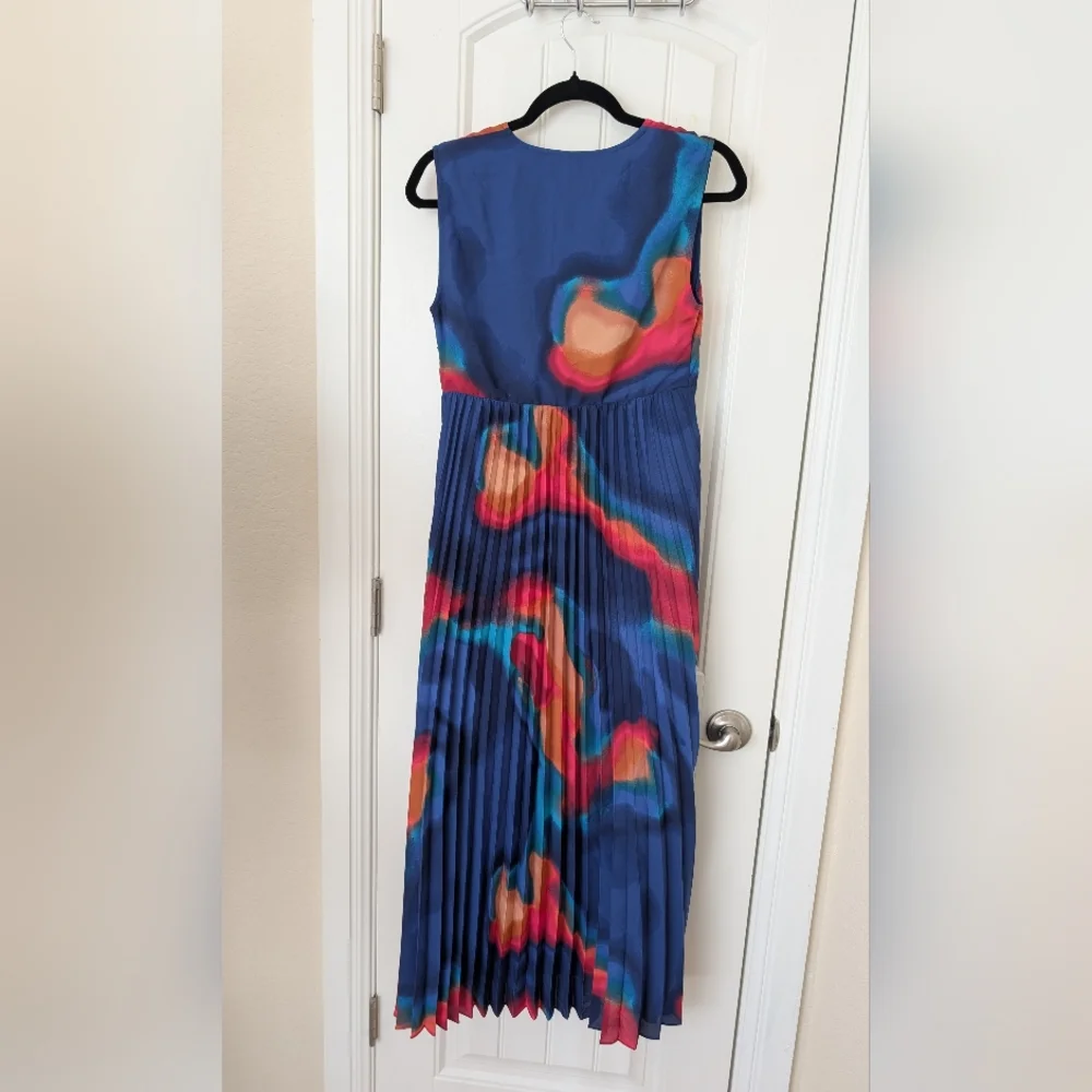 Nicole Miller Abstract Print Midi Pleated Gown 6 - Picture 10 of 10